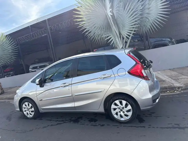 Carro Honda Fit 2018 1.5 16v Personal CVT (Flex)