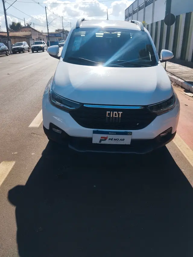 Carro Fiat Strada 2023 Volcano 1.3 CD (Flex)