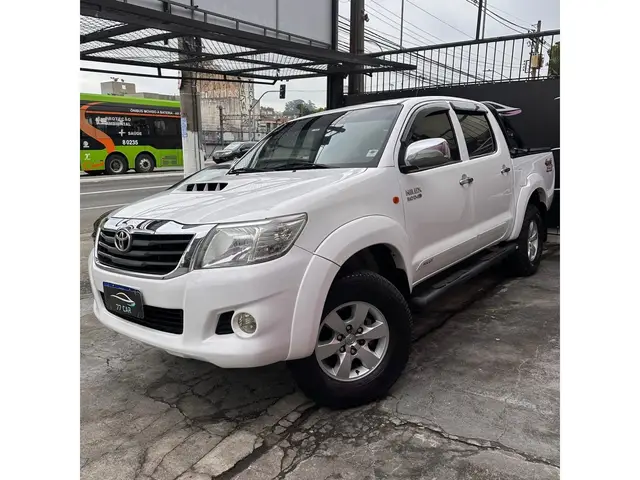 Carro Toyota Hilux Cabine Dupla 2015 Hilux 3.0 TDI 4x4 CD STD