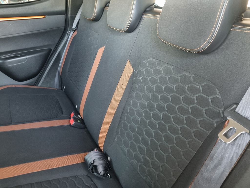 Kwid Outsider 1.0