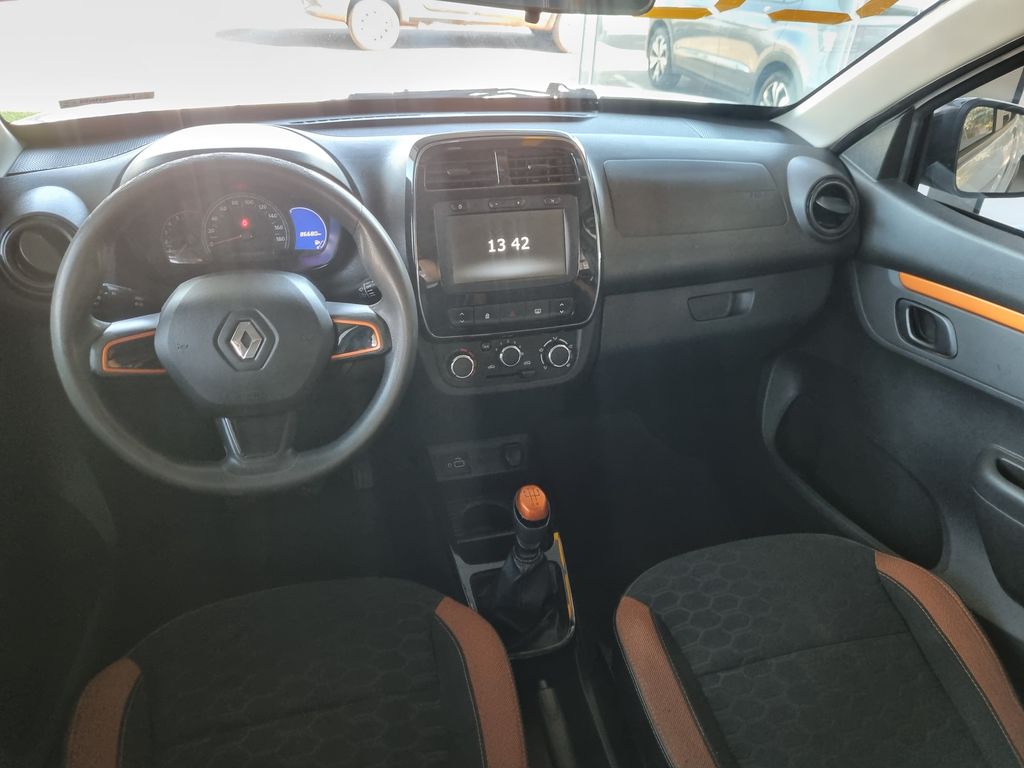 Kwid Outsider 1.0
