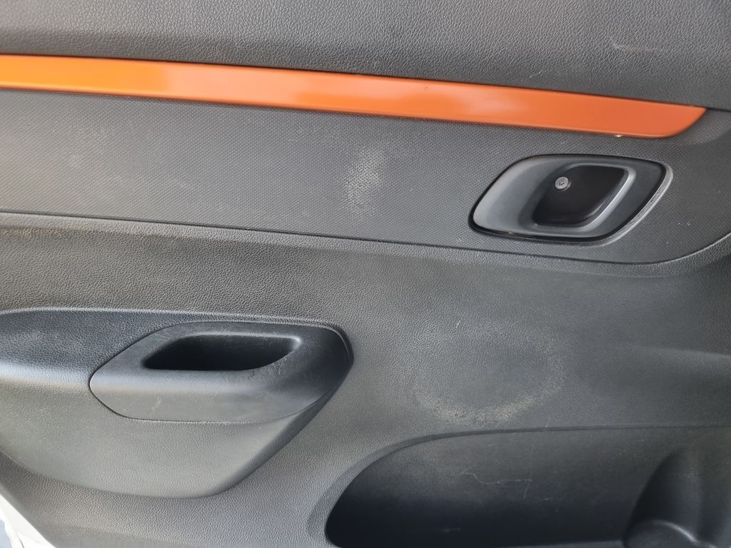 Kwid Outsider 1.0