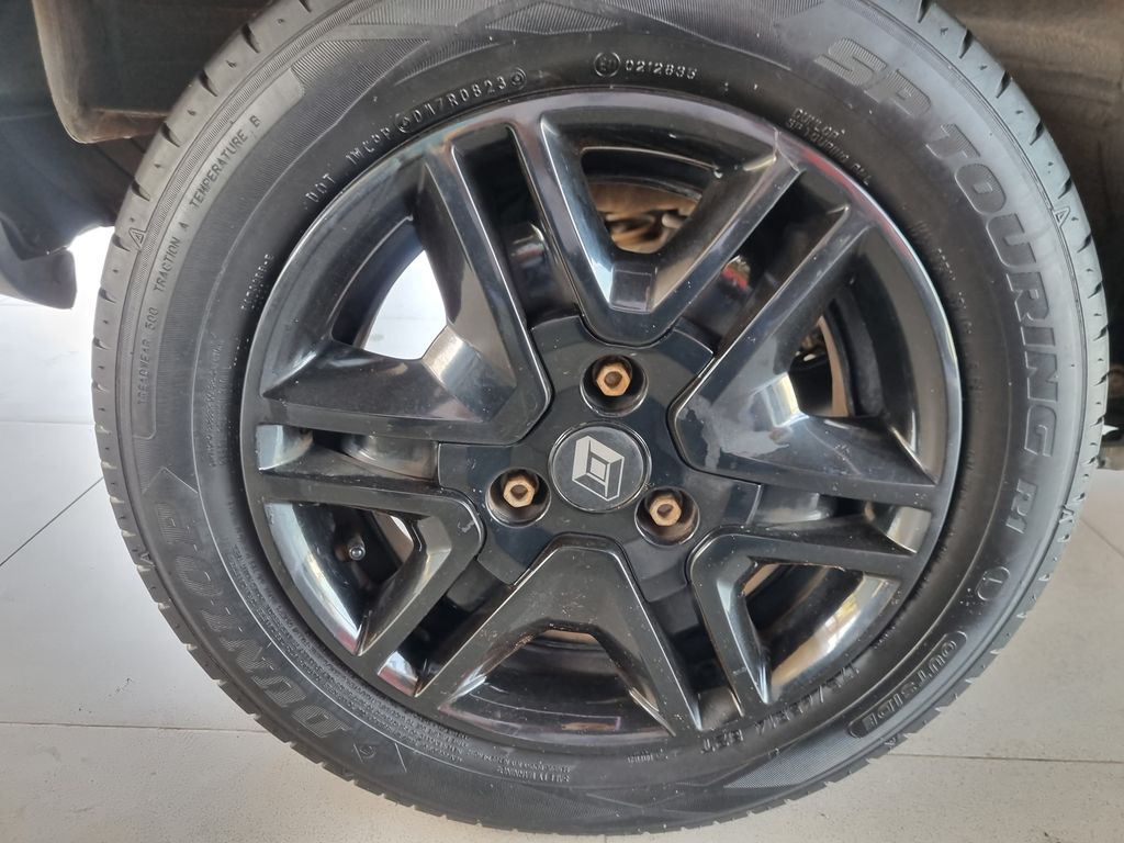 Kwid Outsider 1.0