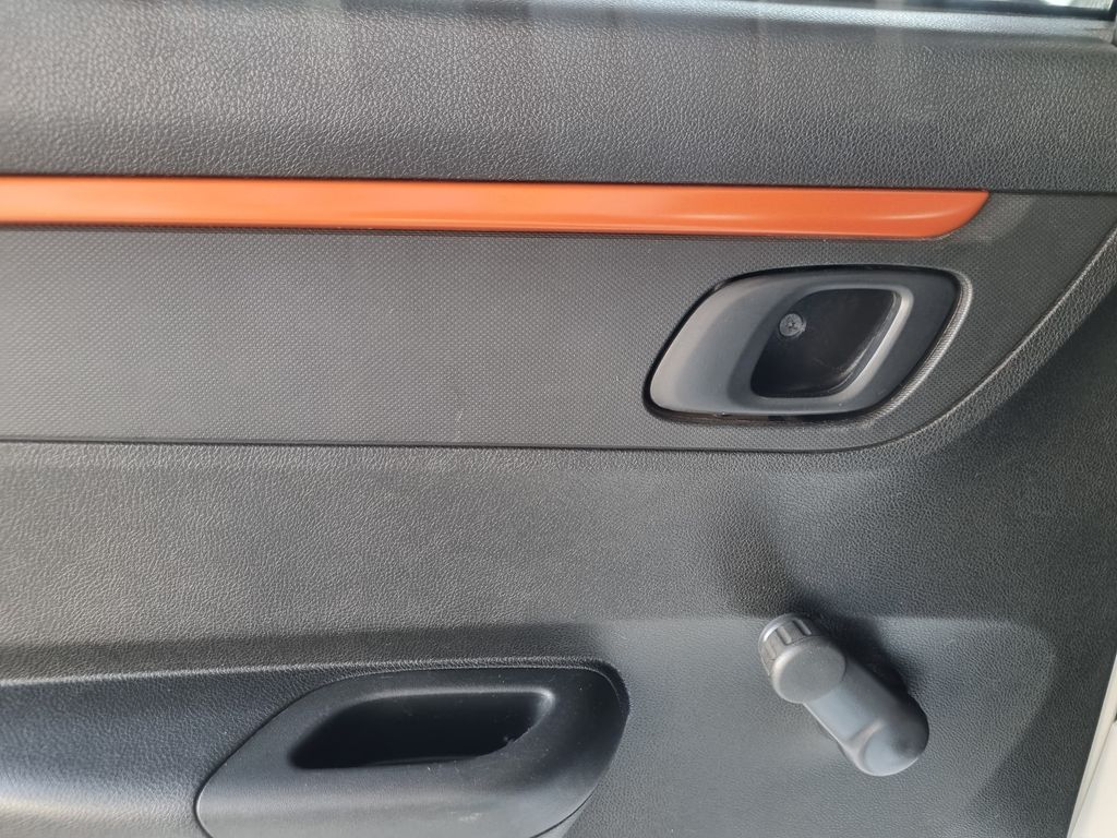 Kwid Outsider 1.0