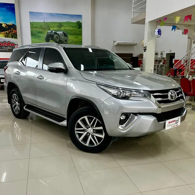 Carro Toyota SW4 2020 2.8 TDI SRX 7L 4x4 (Aut) (Diesel)