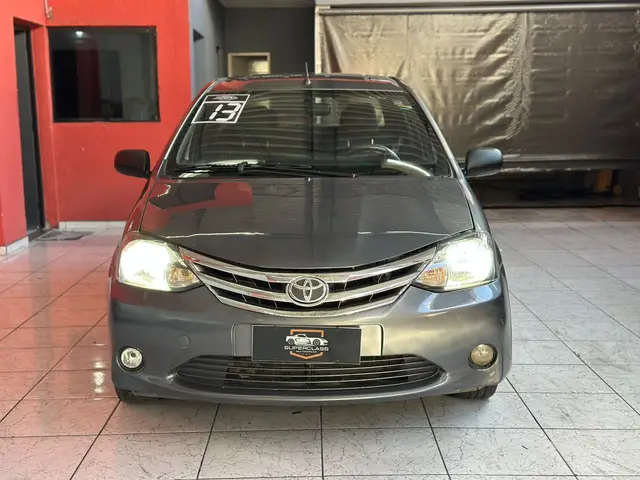Carro Toyota Etios Sedan 2013 XLS 1.5 (Flex)