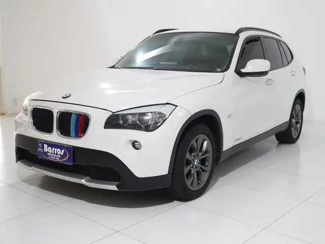 Carro BMW X1 2013 2.0 sDrive18i (aut)