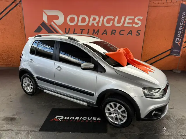 Carro Volkswagen CrossFox 2013 1.6 VHT (Flex)