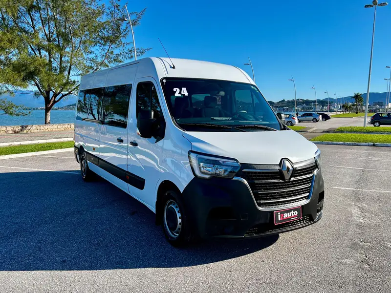 Renault Master Minibus Executive L3H2