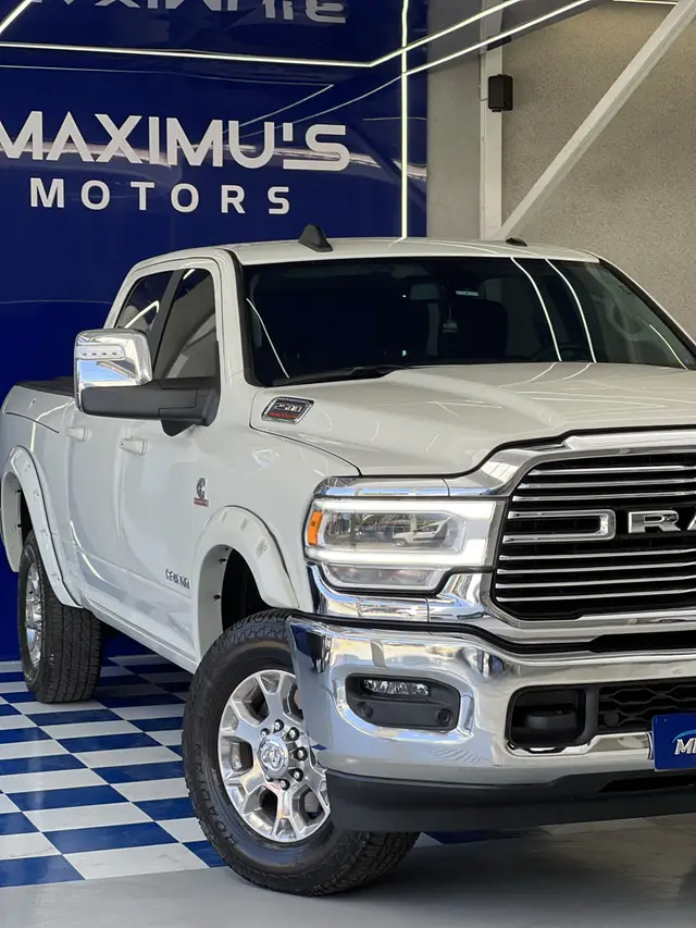 Carro RAM 2500 2023 Laramie 6.7 4X4