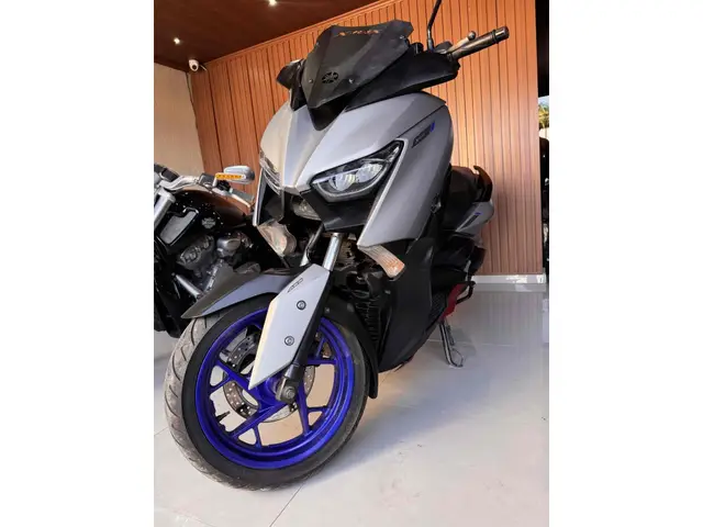 Moto Yamaha XMax 2022 250 (ABS)
