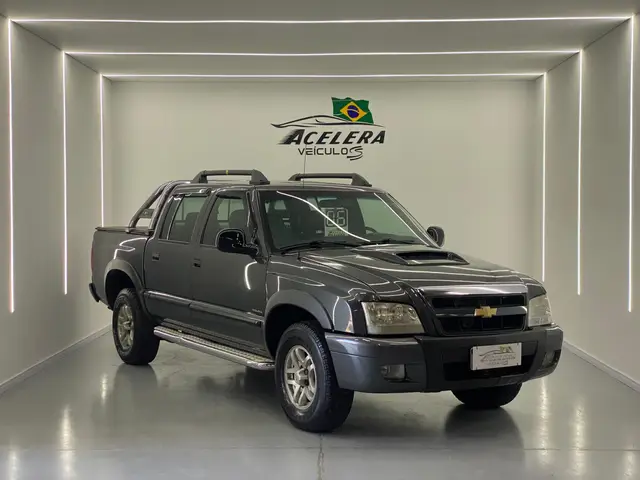 Carro Chevrolet S10 Cabine Dupla 2006 S10 Colina 4x2 2.8 Turbo Electronic (Cab Dupla)