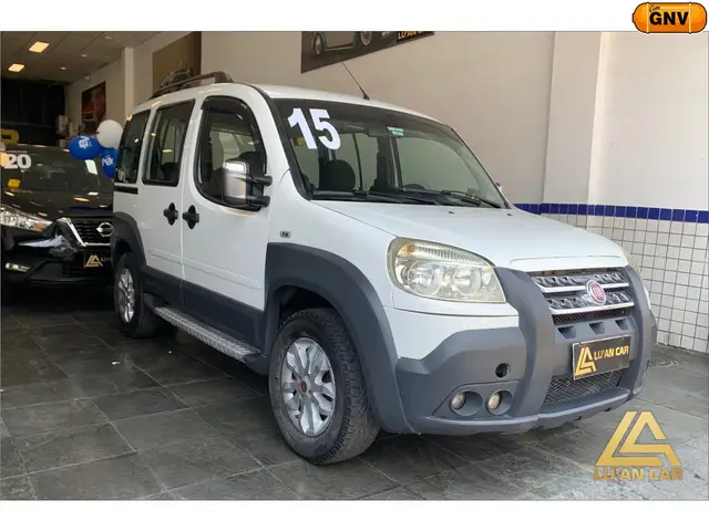 Carro Fiat Doblò 2015 Adventure 1.8 16V (Flex)
