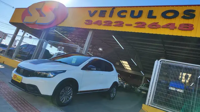 Carro Fiat Argo 2023 Trekking 1.3 (Flex)