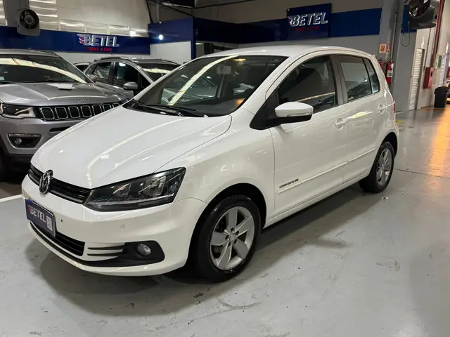 Carro Volkswagen Fox 2017 1.0 MPI Comfortline (Flex)