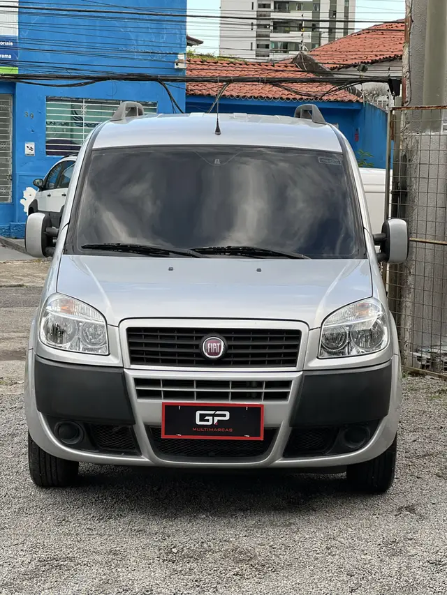 Carro Fiat Doblò 2018 Essence 1.8 5L (Flex)