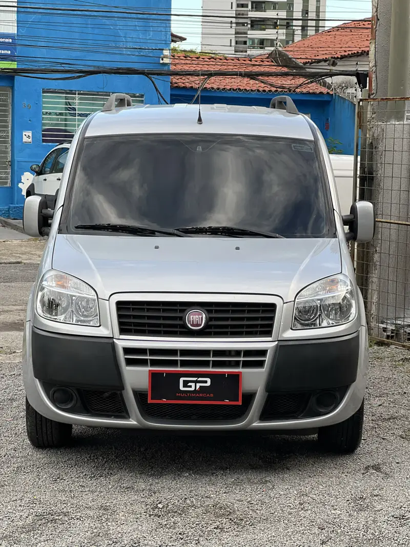 Fiat Doblò Essence 1.8 5L (Flex)