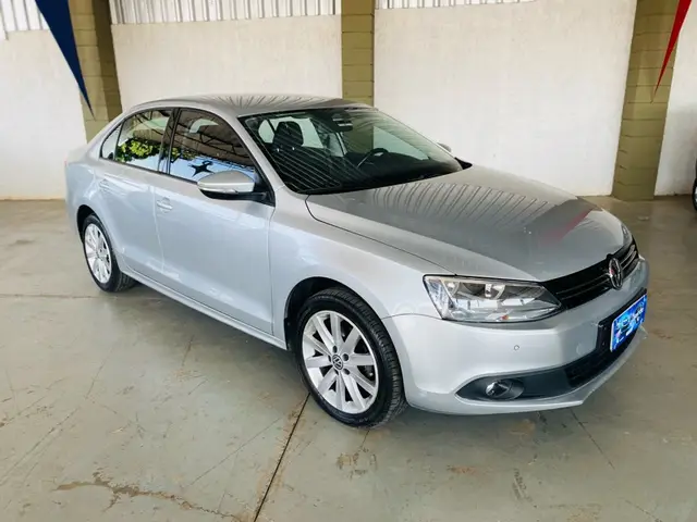 Carro Volkswagen Jetta 2014 2.0 Comfortline Tiptronic (Flex)