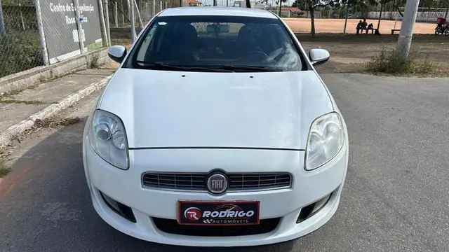 Carro Fiat Bravo 2013 Absolute 1.8 16V Dualogic (Flex)