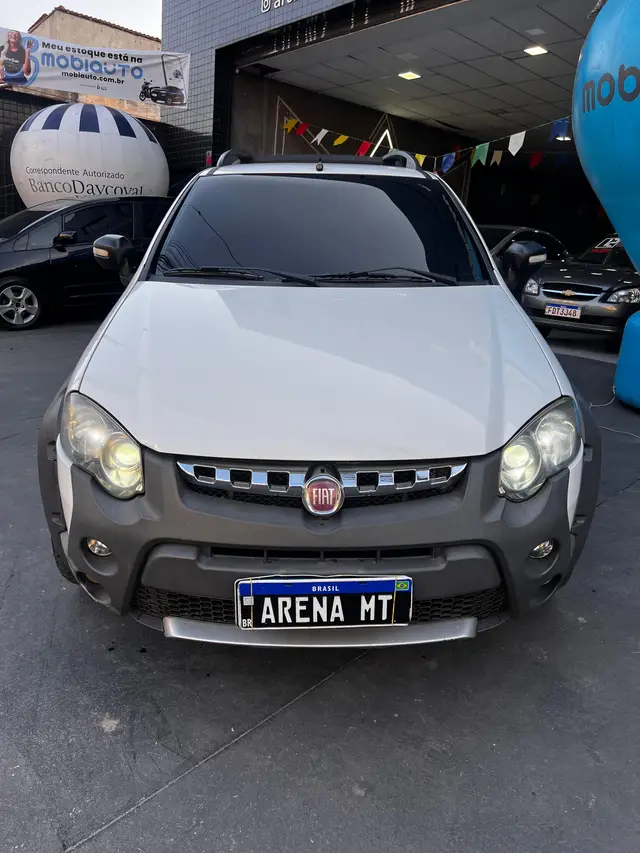 Carro Fiat Strada 2014 Adv.1.8 16V Dualogic Flex CD