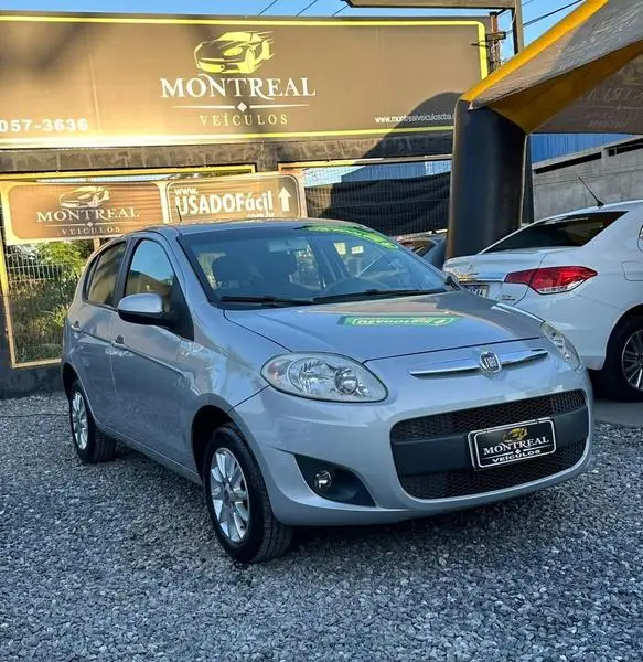 Fiat Palio Attractive 1.0 8V (Flex)