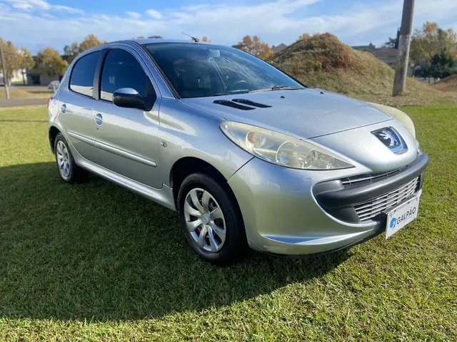 Carro Peugeot 207 2011 XR 1.4 (10 ANOS BRASIL)(Flex) 4p