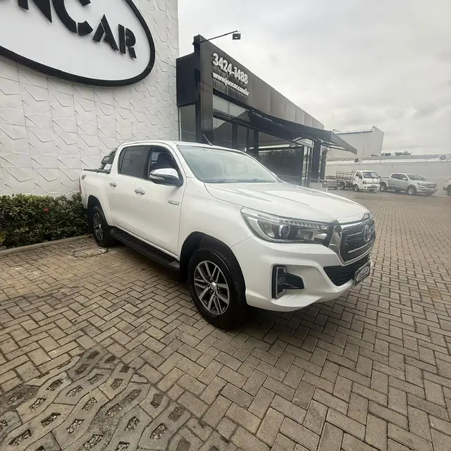 Carro Toyota Hilux Cabine Dupla 2017 Hilux 2.8 16v TDI SRV CD 4x4 (Aut)