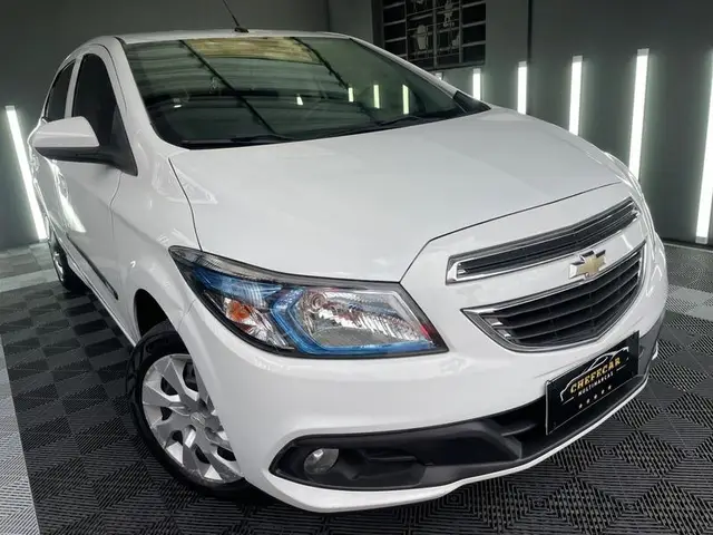 Carro Chevrolet Onix 2013 1.0 LT SPE/4