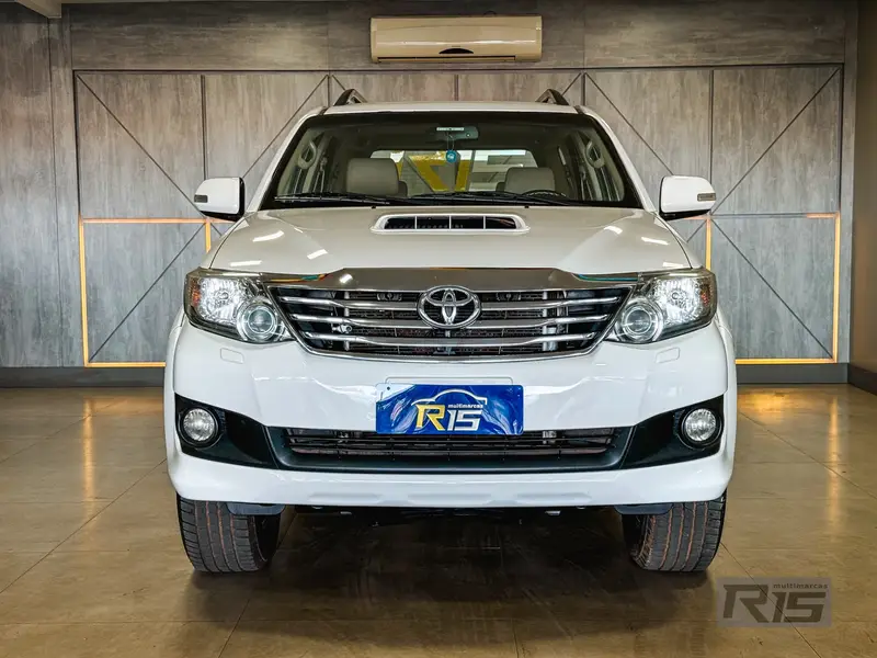 Toyota Hilux SW4 3.0 TDI 4x4 SRV 5L