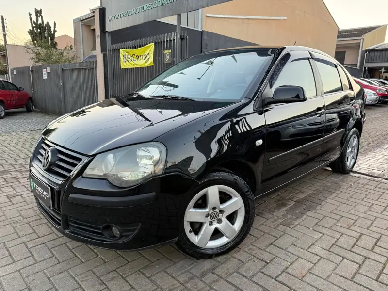 Volkswagen Polo Sedan 1.6 8V (Flex)