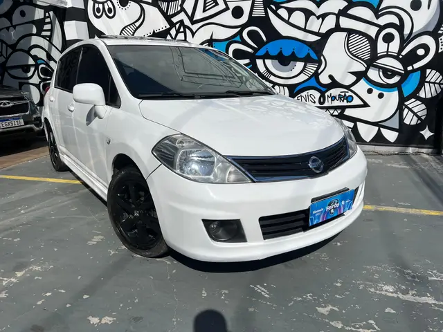 Carro Nissan Tiida 2013 SL 1.8 (flex)