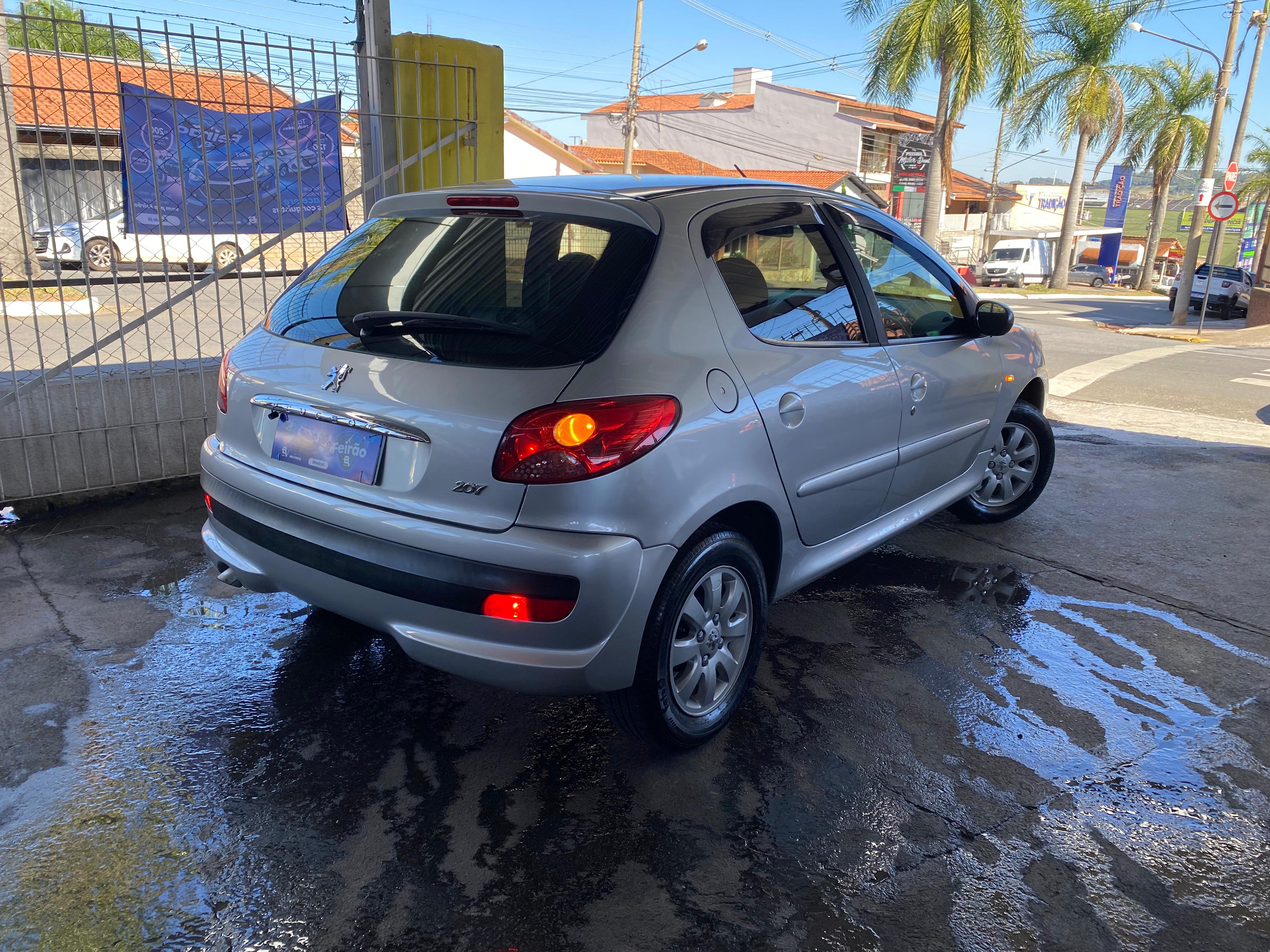 Peugeot 207 Hatch XR Sport 1.4 8V (flex)