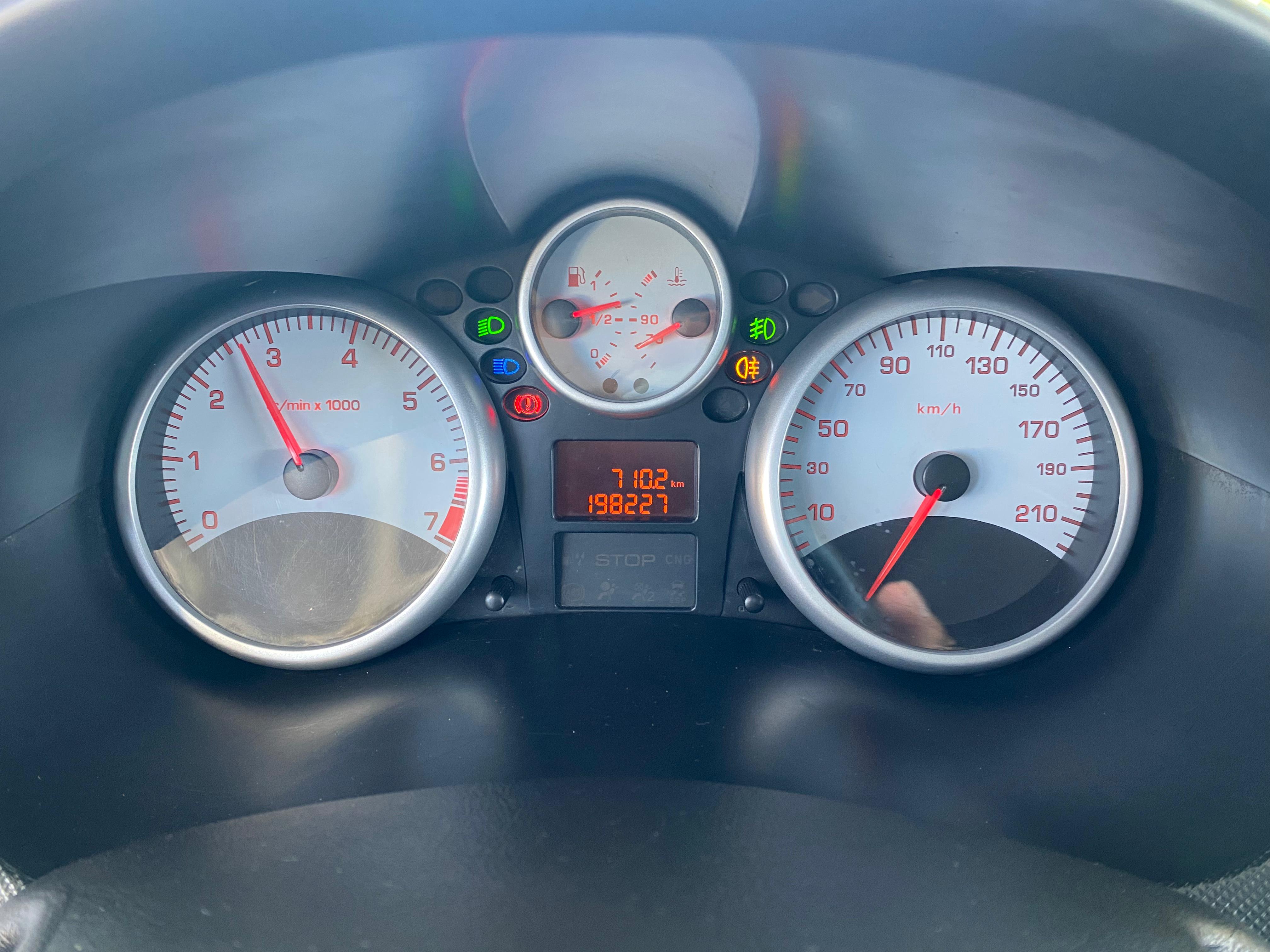 Peugeot 207 Hatch XR Sport 1.4 8V (flex)
