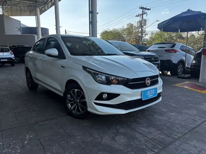 Fiat Cronos 1.8 Drive (Aut) (Flex)