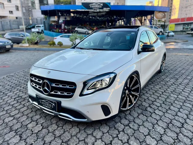 Carro Mercedes-Benz GLA 250  2015 GLA 250 Vision