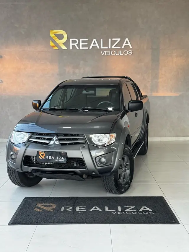 Carro Mitsubishi L200 Triton 2017 GLS 3.2 CD TB Int.Diesel Mec