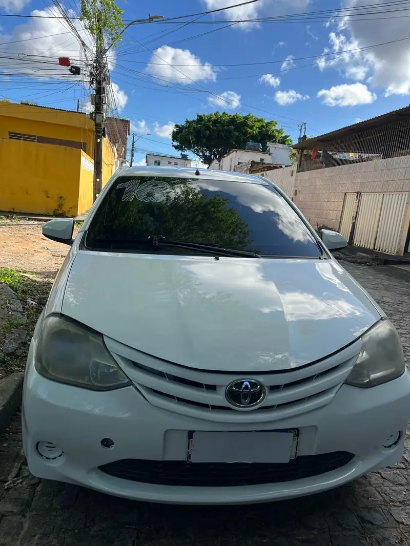 Toyota Etios Sedan XS 1.5 (Flex)