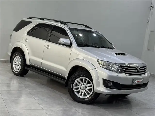 Carro Toyota Hilux SW4 2015 SRV 4x4 3.0 Turbo  (aut)