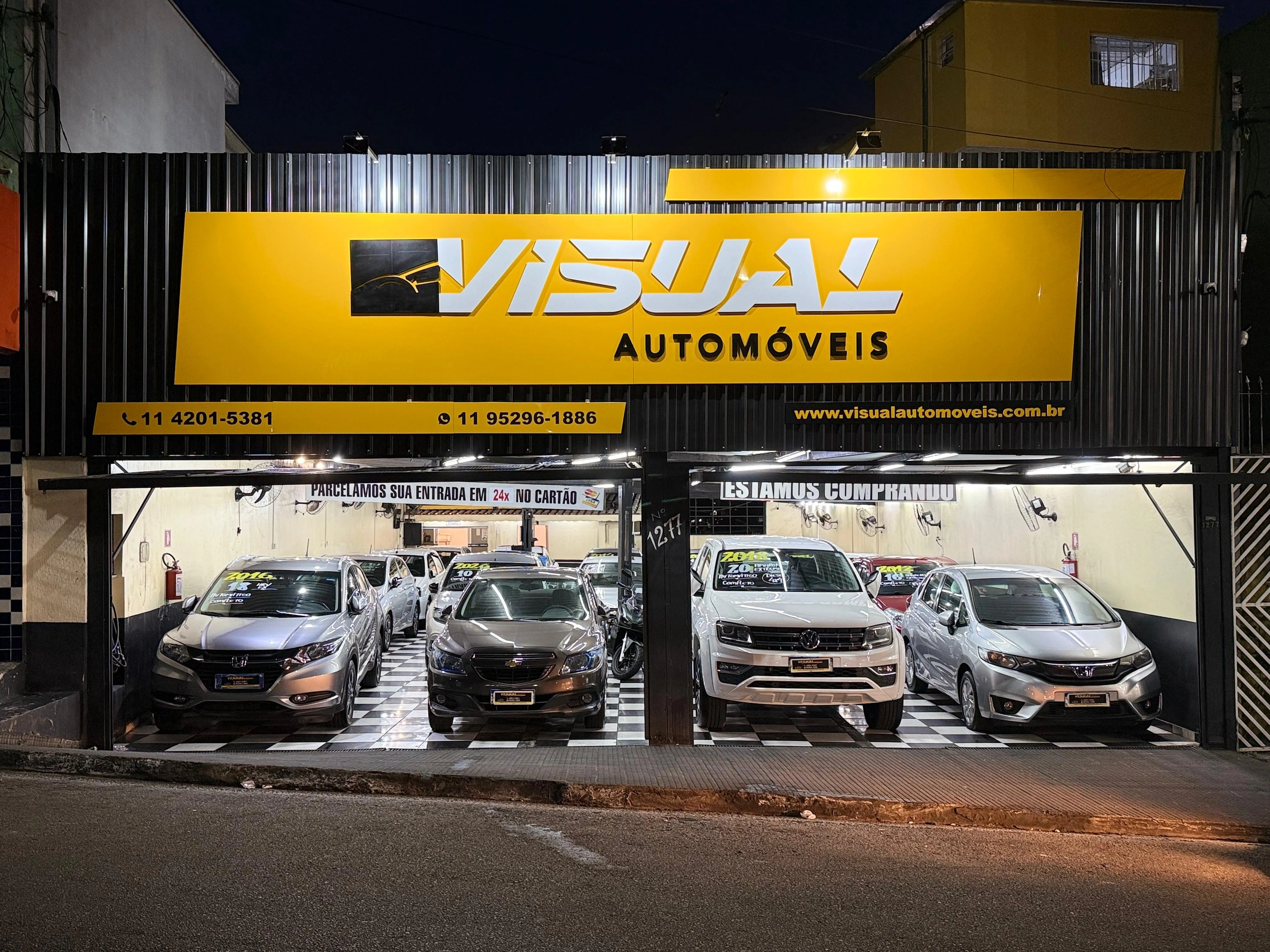 Fachada da loja Veículos à venda em Visual Automoveis - Barueri - SP | Mobiauto