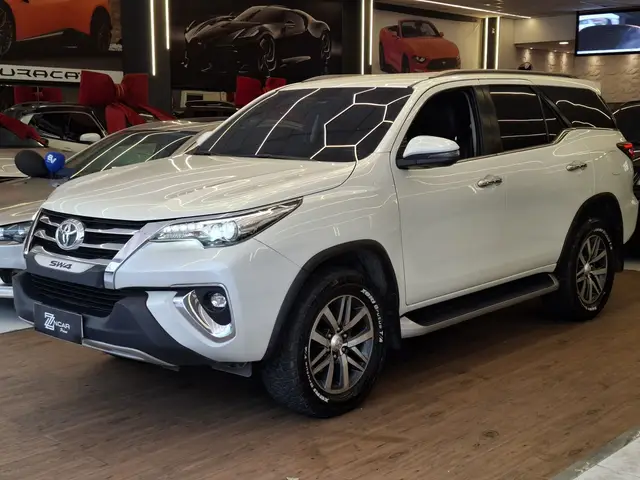 Carro Toyota SW4 2018 2.8 TDI SRX 7L 4x4 (Aut)