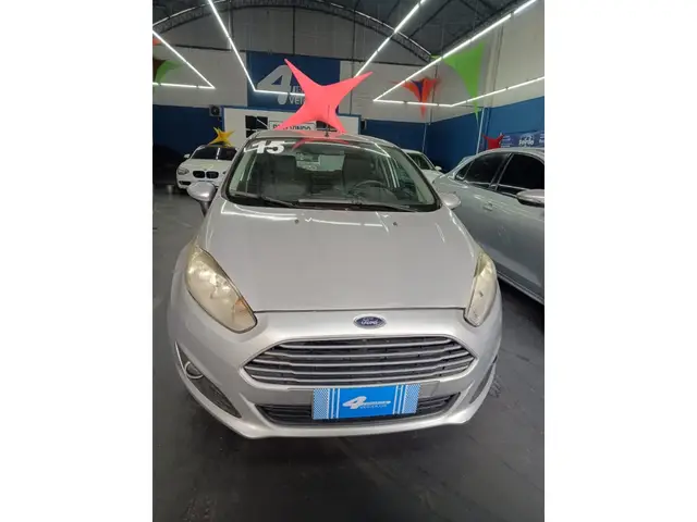 Carro Ford Fiesta Hatch 2015 Titanium Powershift 1.6 (Flex)