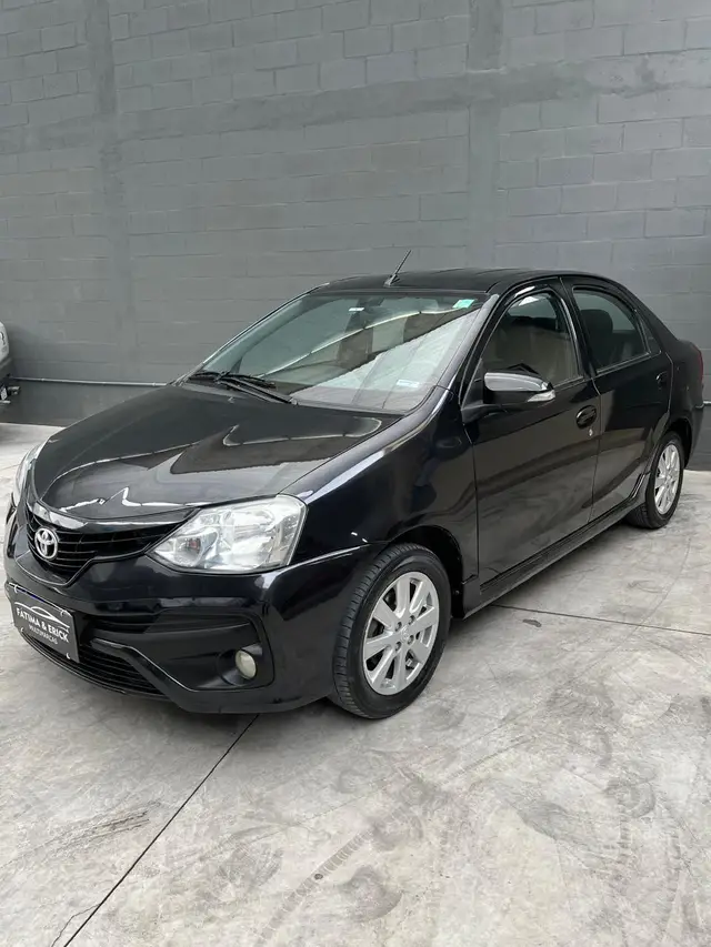 Carro Toyota Etios Sedan 2018 XLS 1.5 (Aut) (Flex)