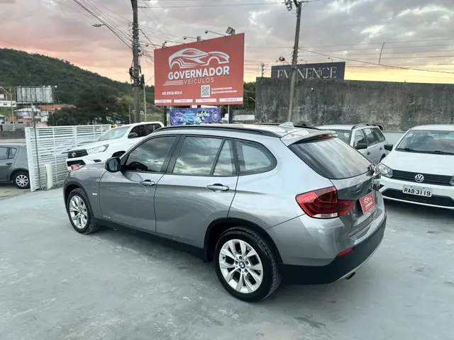 Carro BMW X1 2011 2.0 sDrive18i Top (Aut)