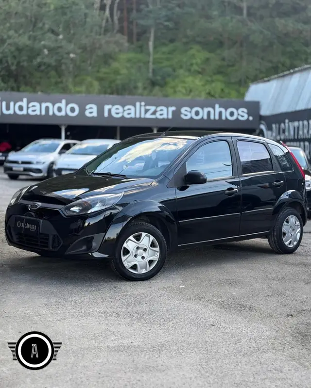 Carro Ford Fiesta Hatch 2011 1.0 (Flex)
