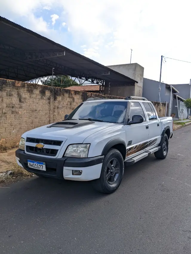 Carro Chevrolet S10 Cabine Dupla 2011 S10 Rodeio 2.4 Flexpower 4X2 (Cab Dupla)