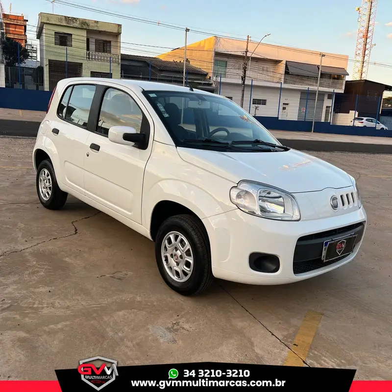 Fiat Uno Vivace 1.0 8V (Flex) 4p