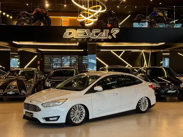 Carro Ford Focus Sedan 2016 Titanium 2.0 PowerShift
