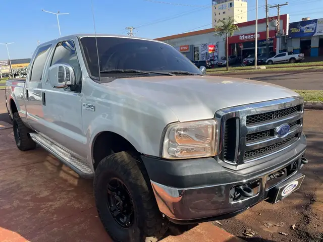 Carro Ford F-250 2011 XLT 4x4 3.9 (Cab Dupla)