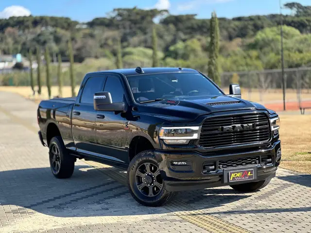 Carro RAM 2500 2023 Night Edition 6.7 4X4