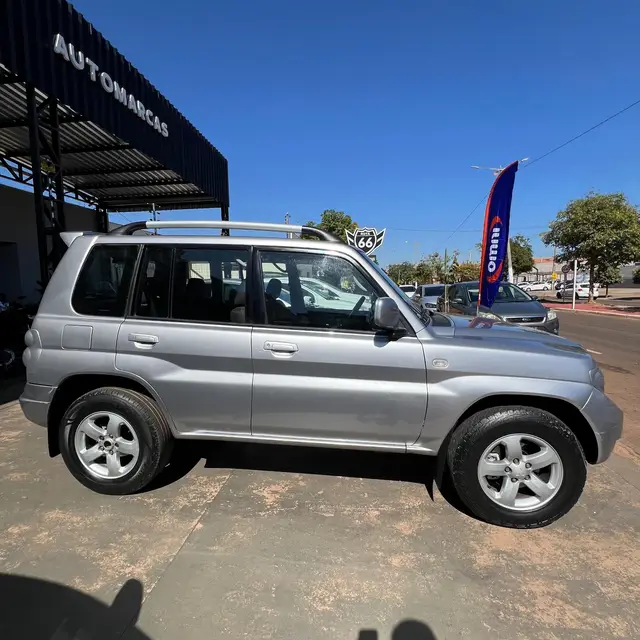 Carro Mitsubishi Pajero TR4 2008 2.0 16V